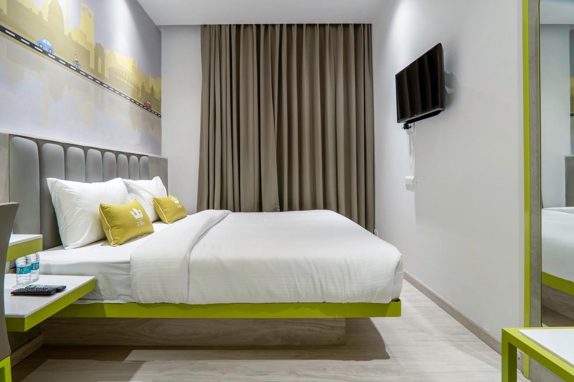 Hotel Le Roi Express Karol Bagh Delhi  Bagian luar foto