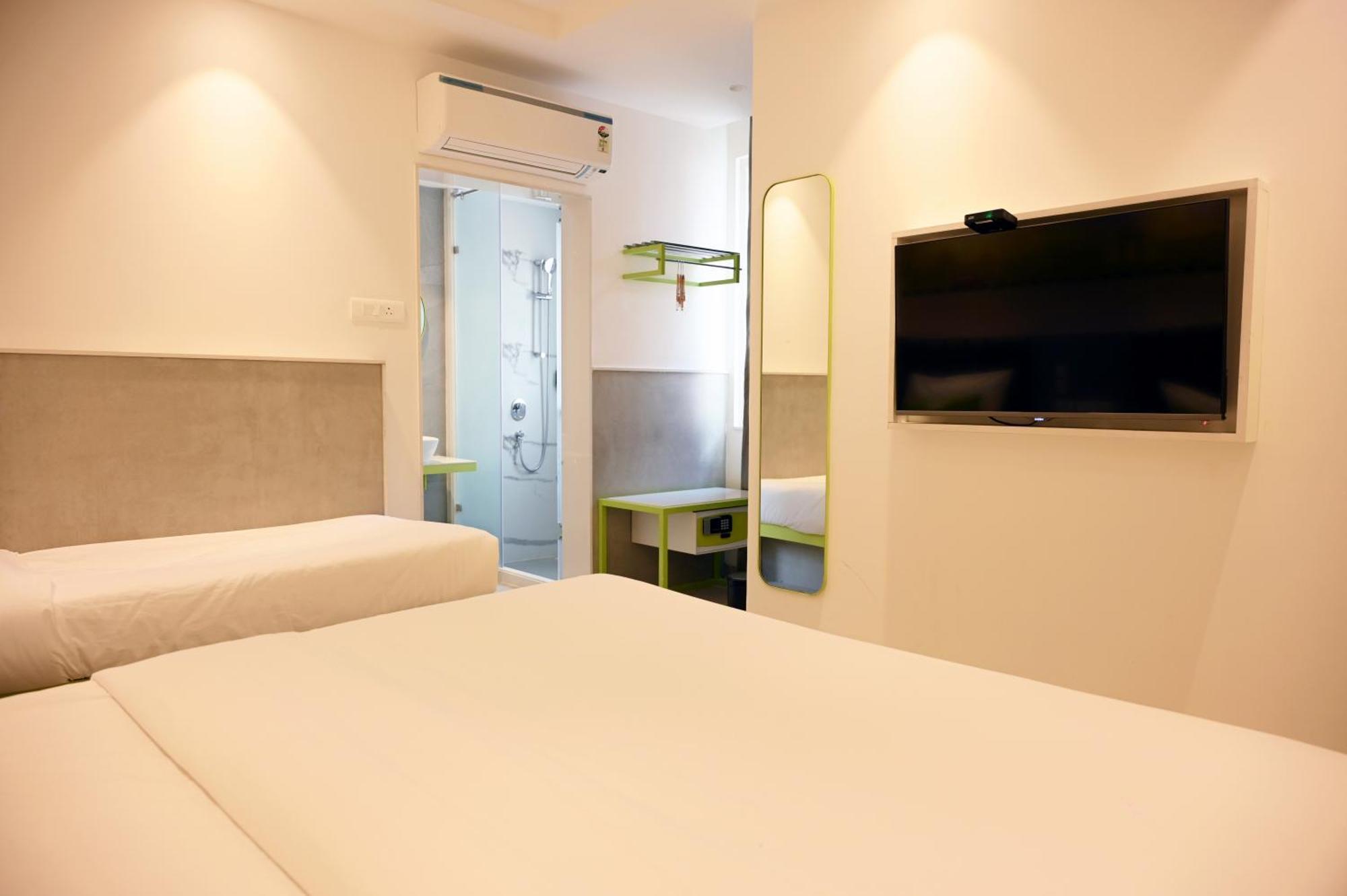 Hotel Le Roi Express Karol Bagh Delhi  Bagian luar foto