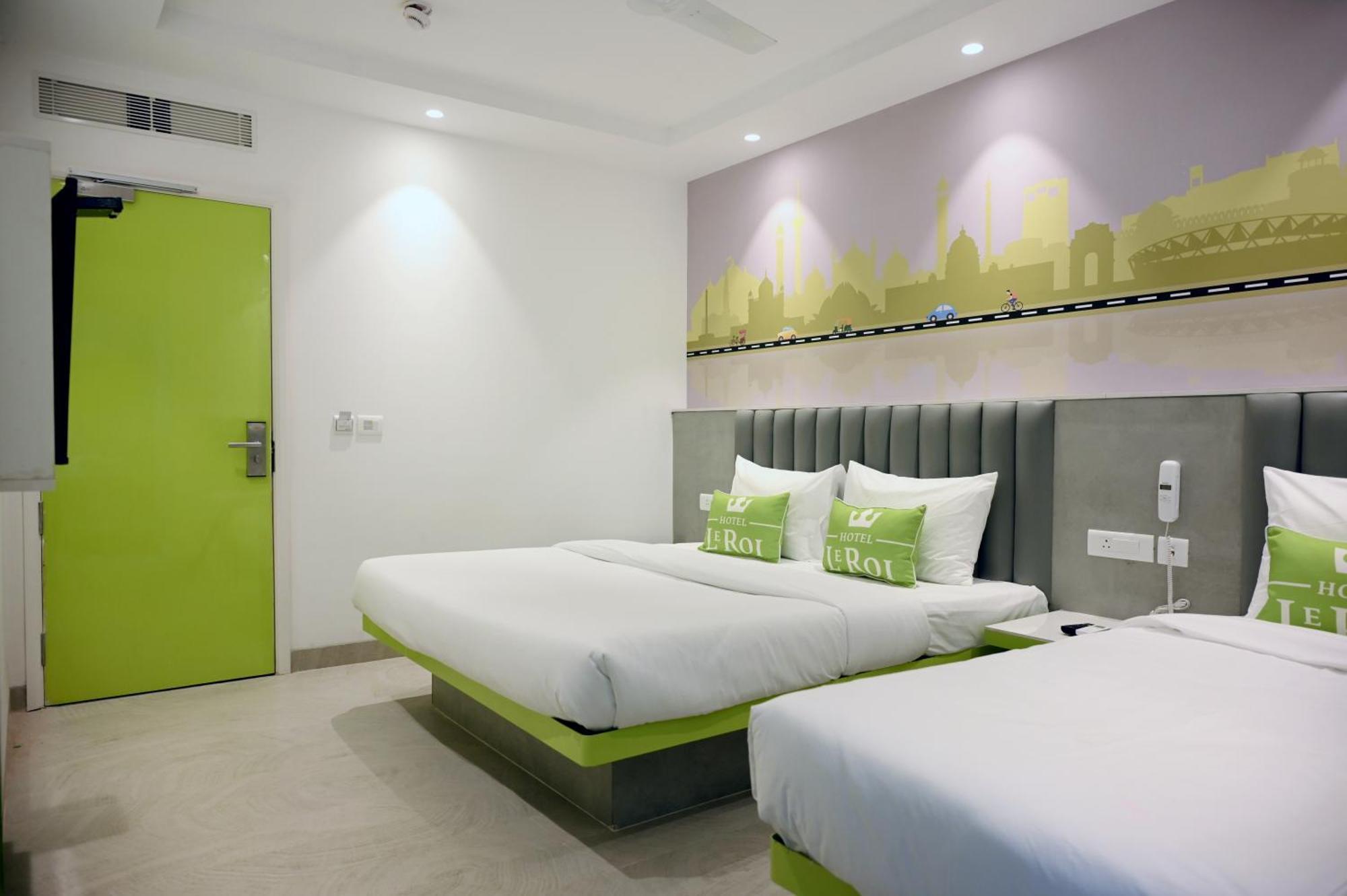 Hotel Le Roi Express Karol Bagh Delhi  Bagian luar foto