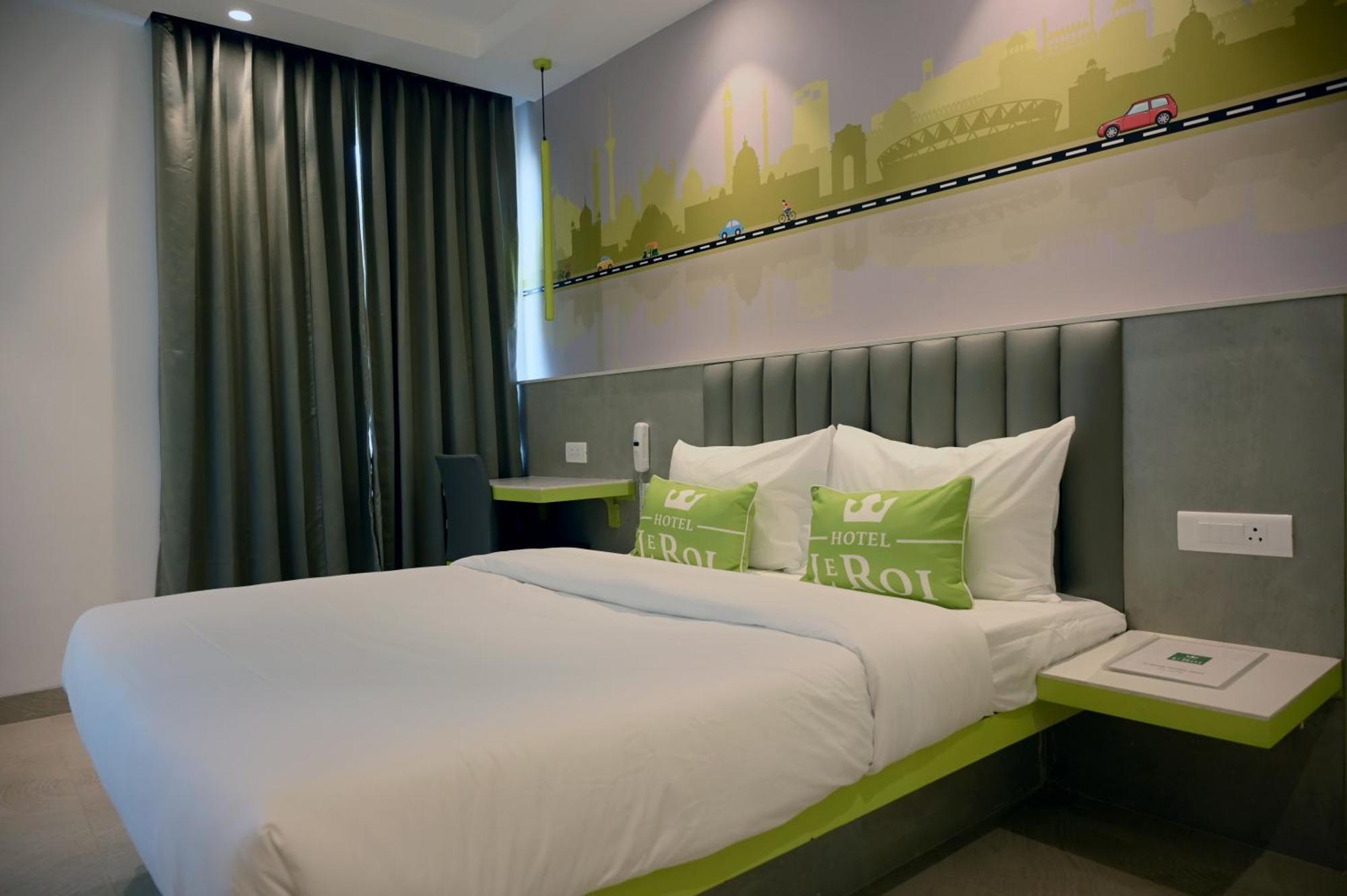 Hotel Le Roi Express Karol Bagh Delhi  Bagian luar foto